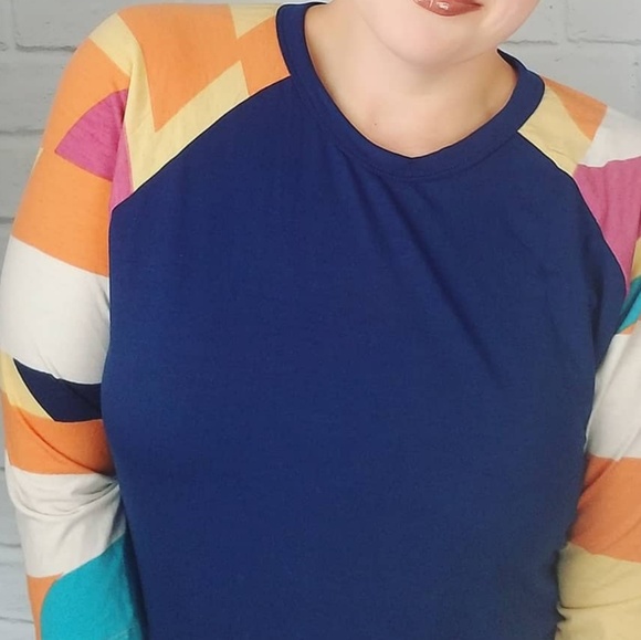 • {LuLaRoe} Geo Blue Randy - Picture 2 of 5